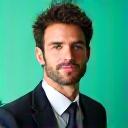 Portrait confiant de Monsieur Olivier Petit, expert en finance durable.